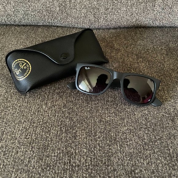 Ray-Ban RB4165 Justin Sunglasses - Picture 1 of 4